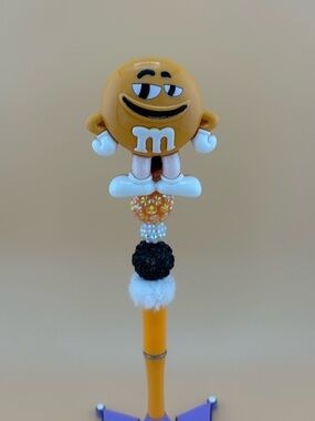 M&M'S Yellow Character Pencil Topper with Bead Accents